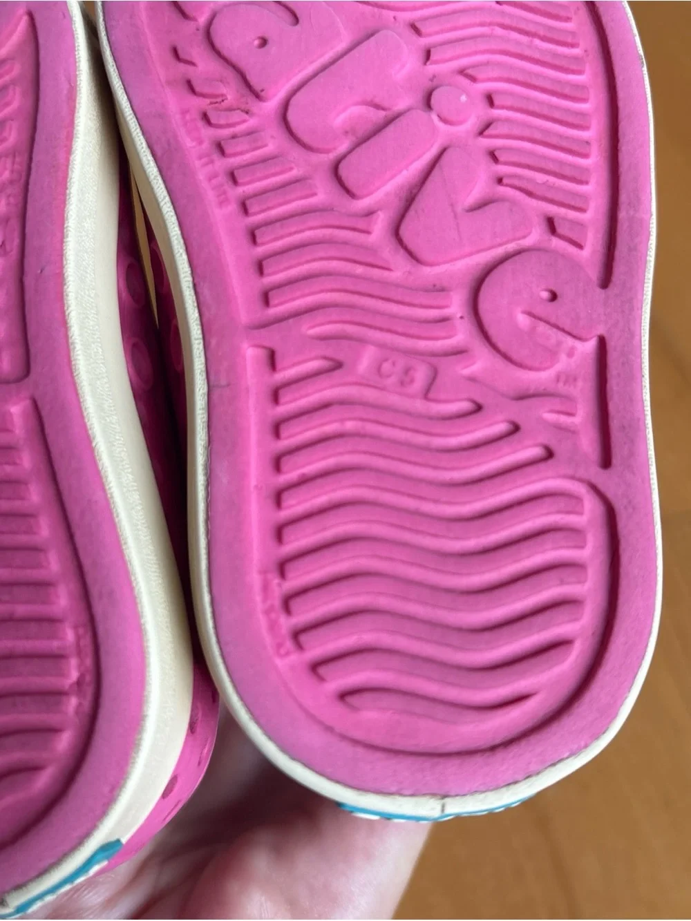 Native Jefferson Slip On Shoes Sneakers Pink Bone White Toddler Girl Sz 5 Summer